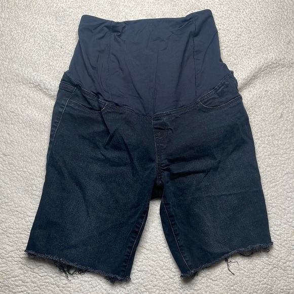 Isabel Maternity Jeans Shorts Black Denim Bermuda Size 12 - Picture 1 of 10